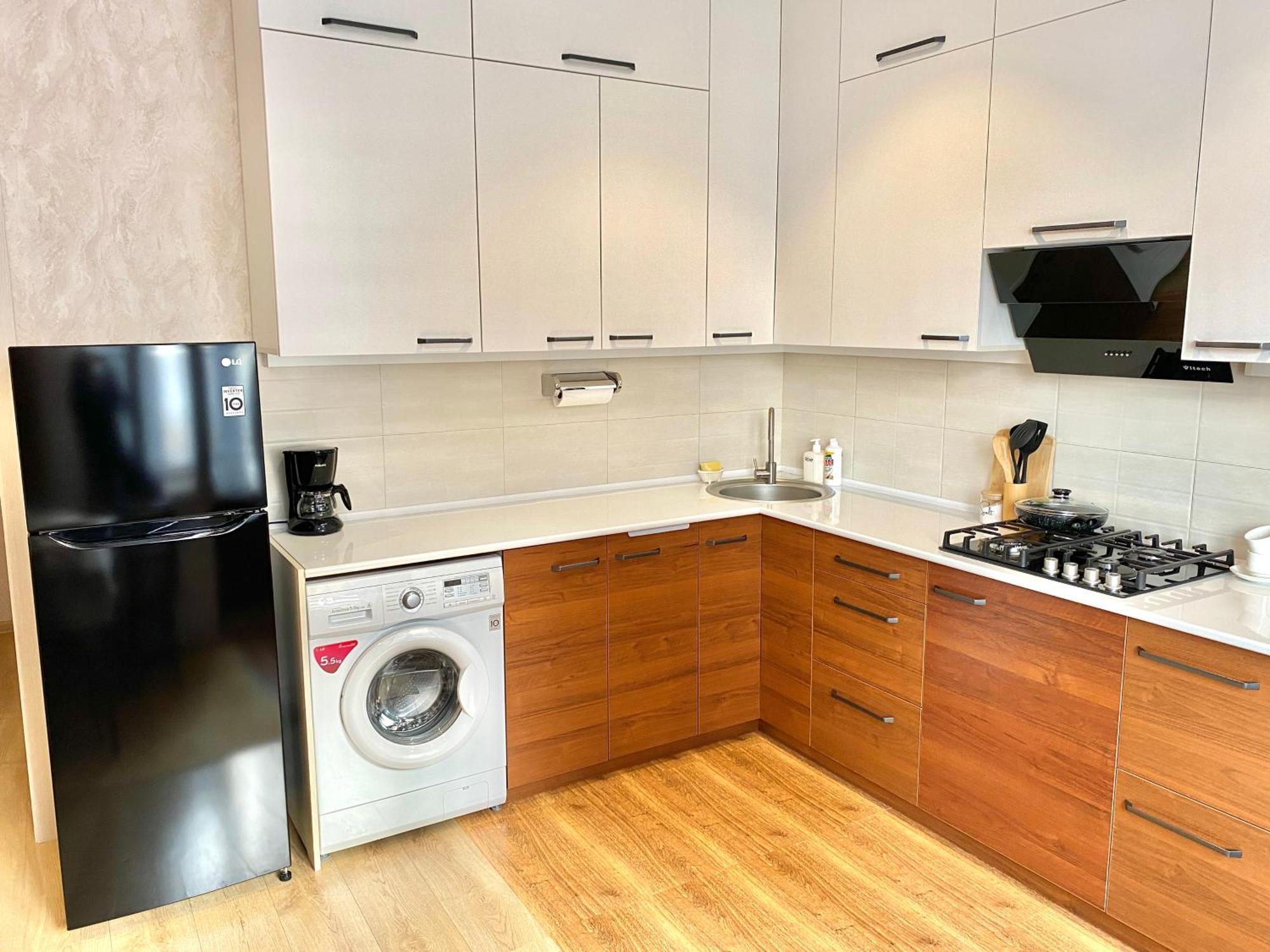 טשקנט Spacious Apartment In New Building, Near The City Center And Airport מראה חיצוני תמונה