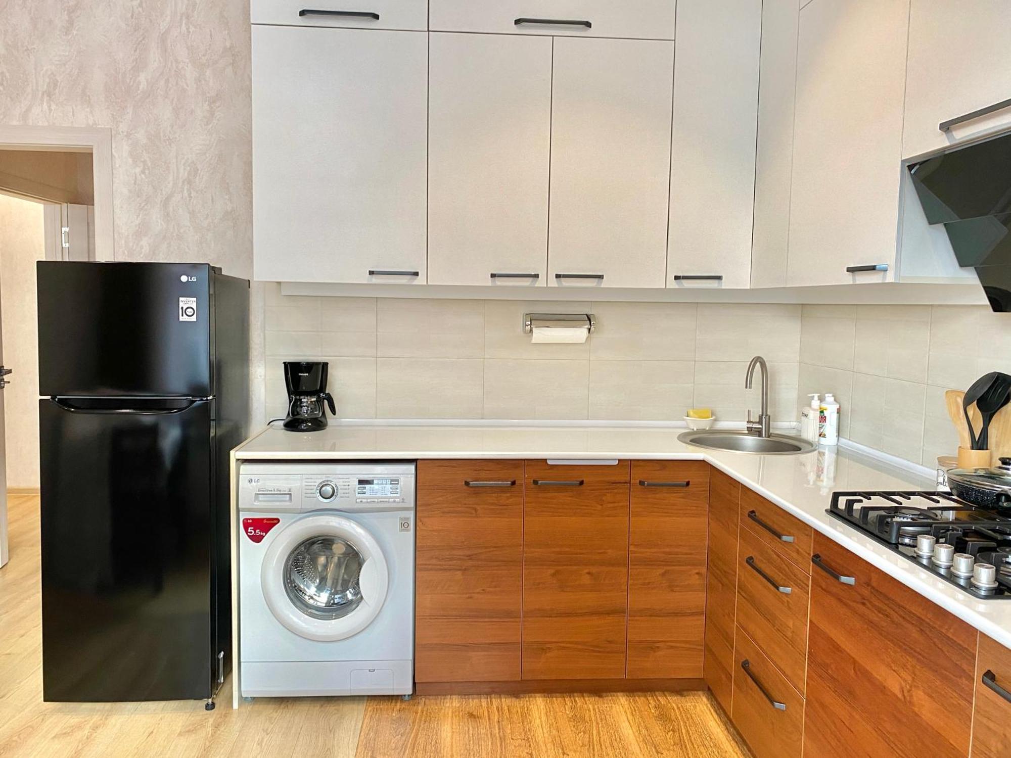 טשקנט Spacious Apartment In New Building, Near The City Center And Airport מראה חיצוני תמונה