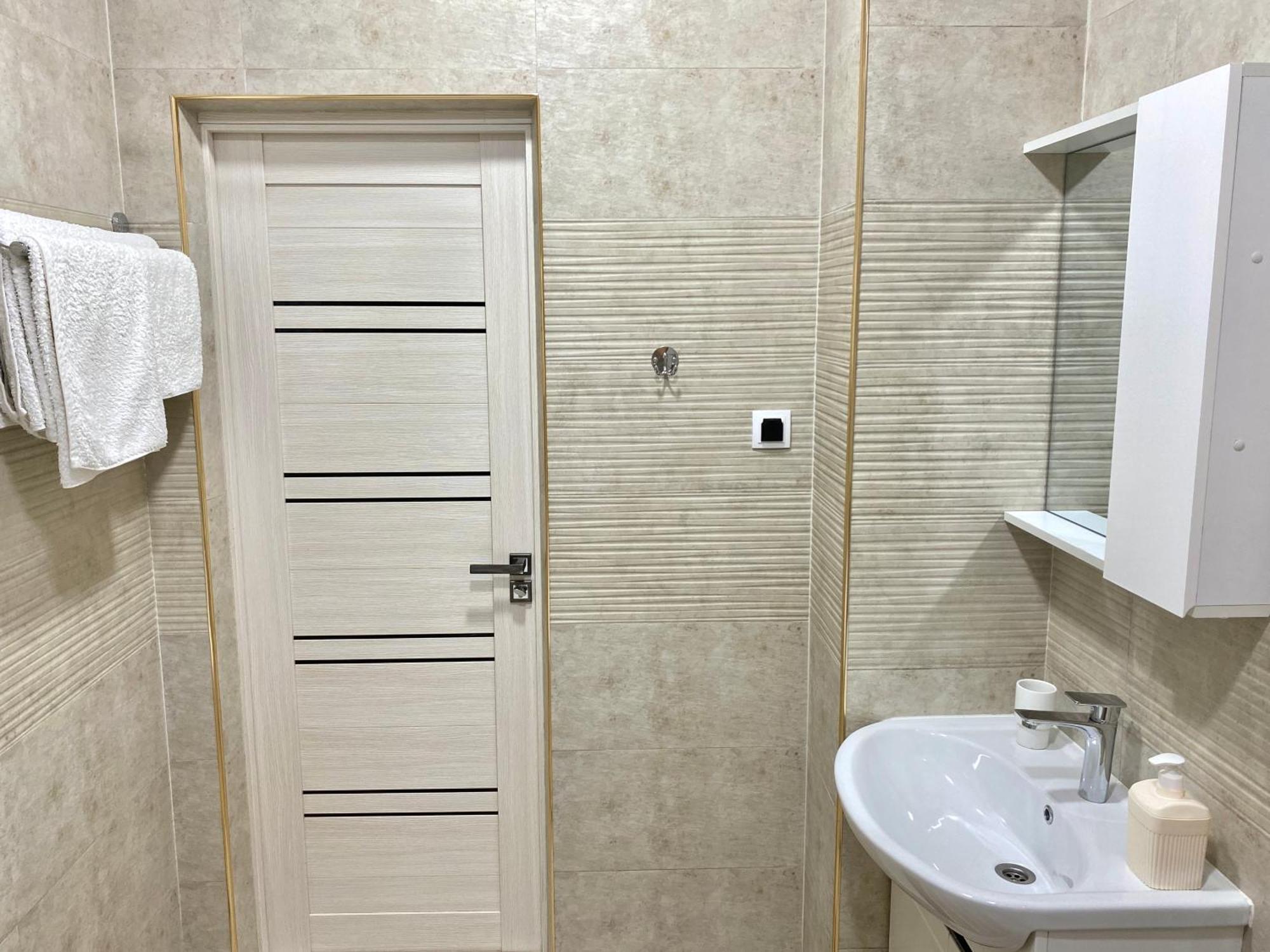 טשקנט Spacious Apartment In New Building, Near The City Center And Airport מראה חיצוני תמונה
